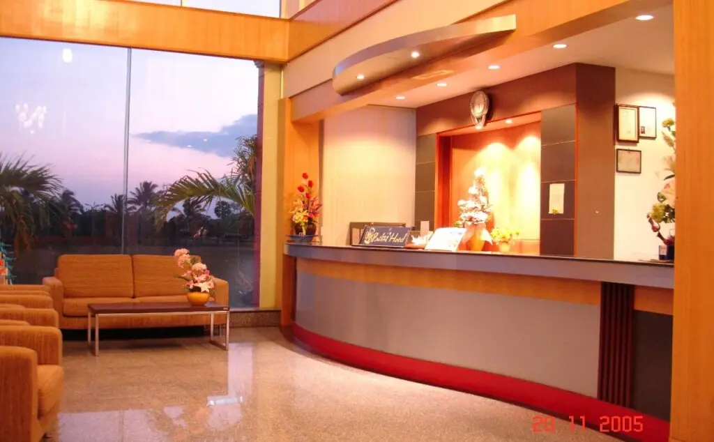 Каласин: Bluetel Hotel