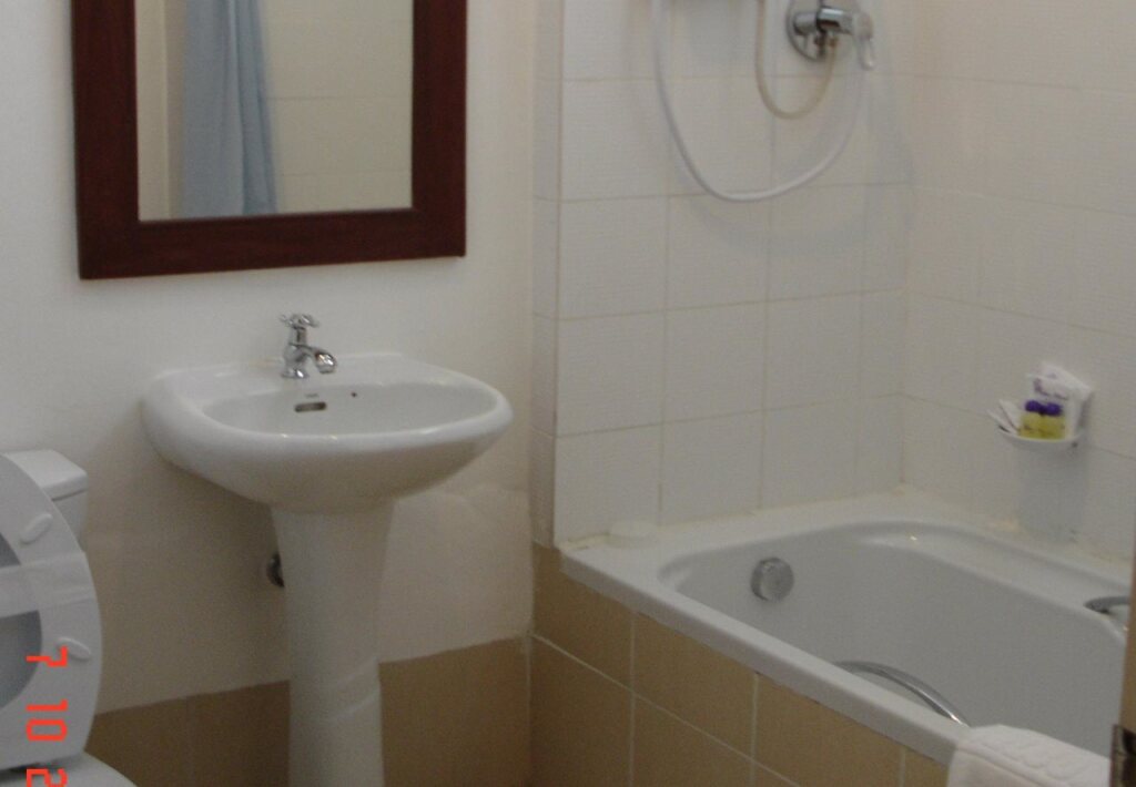 Каласин: Bluetel Hotel