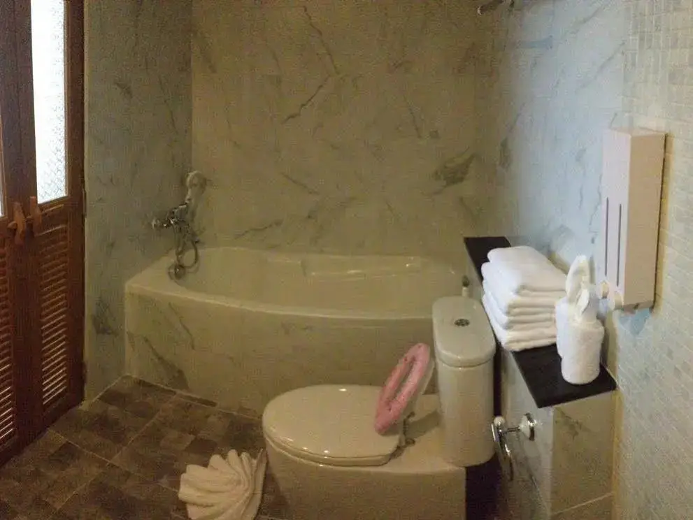 Муанг: Family House