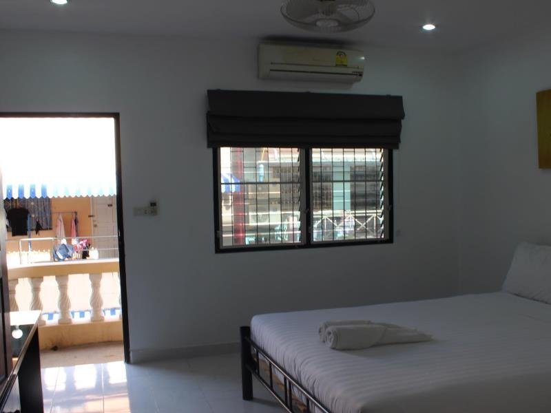 Кату: Max Guesthouse