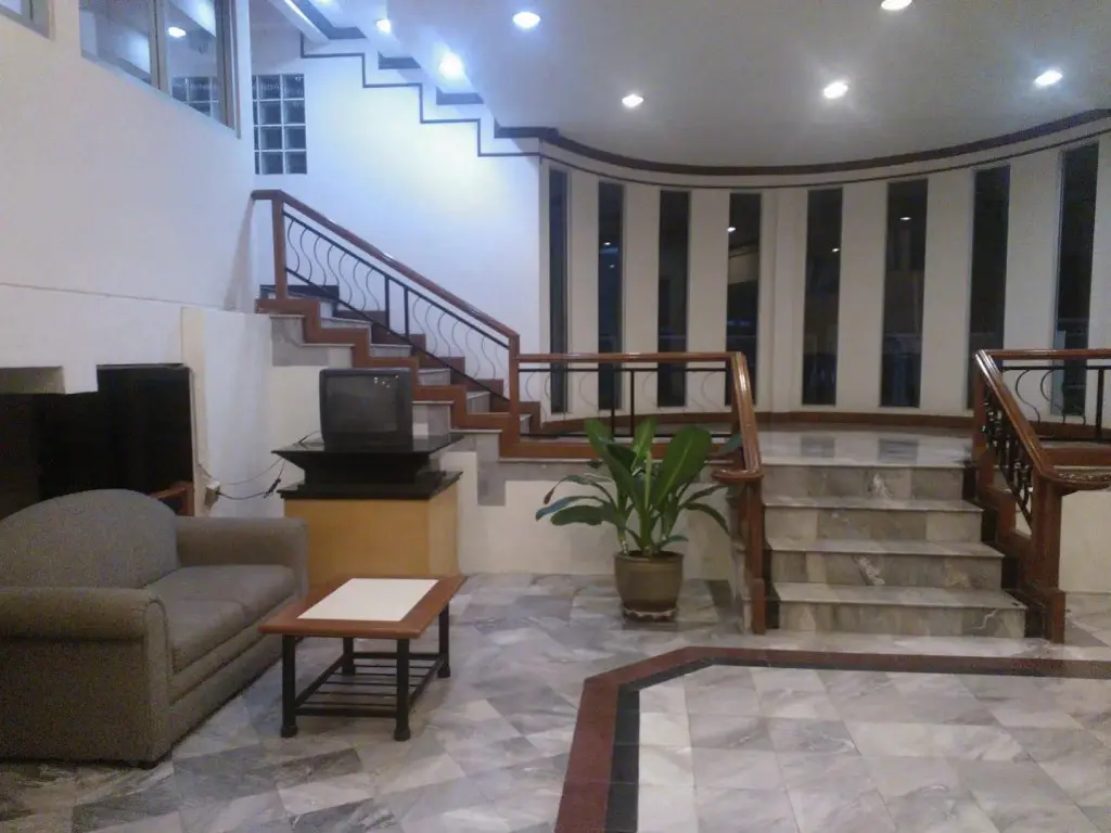 Районг: Golden House Service Apartment