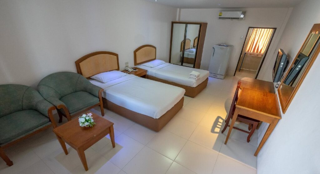 Районг: Golden House Service Apartment