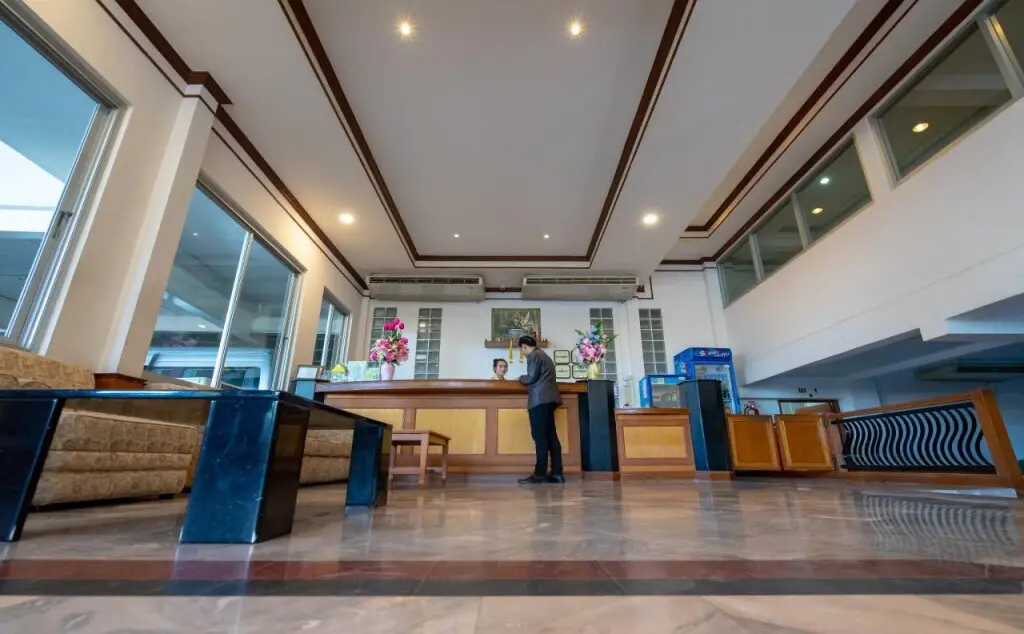 Районг: Golden House Service Apartment