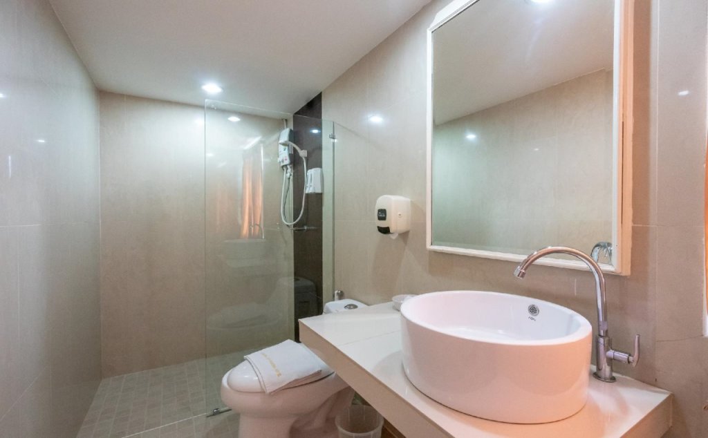 Районг: Golden House Service Apartment