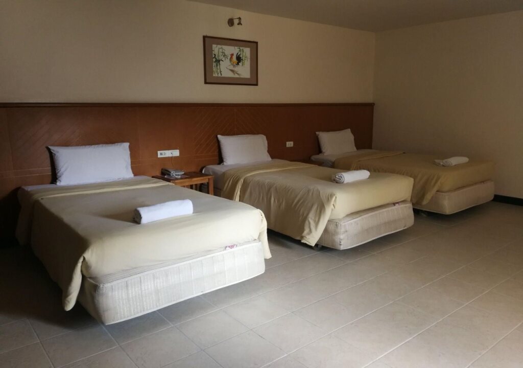 Хатъяй: C-Za Hotel