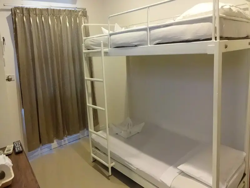 Кату: Five Elephant Hostel