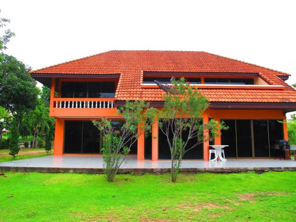 На Чом Тхиан: Baan Suan Rim Talay