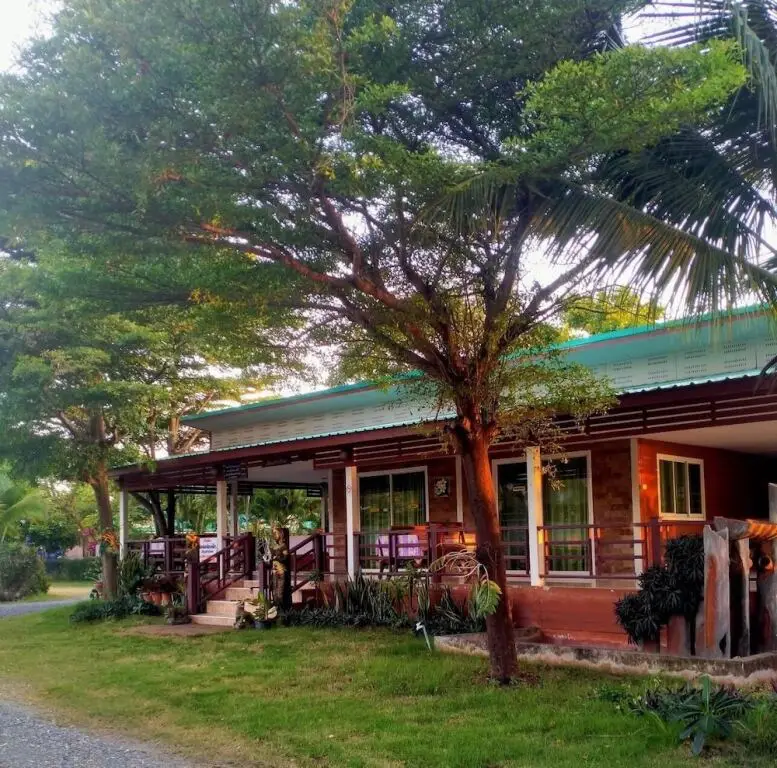 Чумпхэ: Chum Phae Lagoon Resort