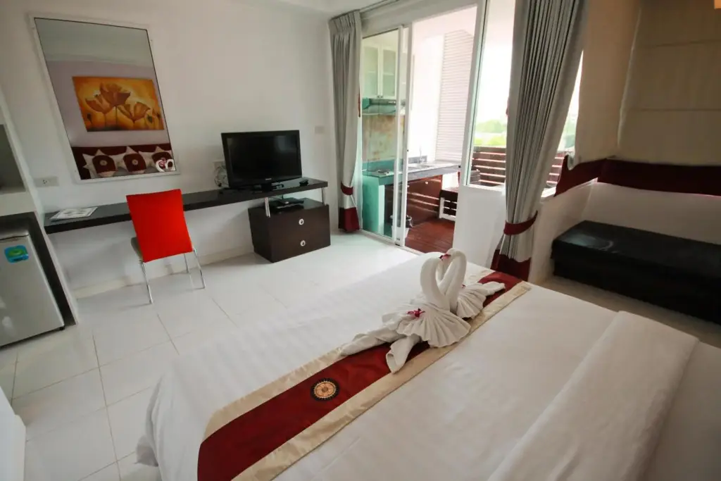 Муанг: Kata Beach Studio Service Apartment
