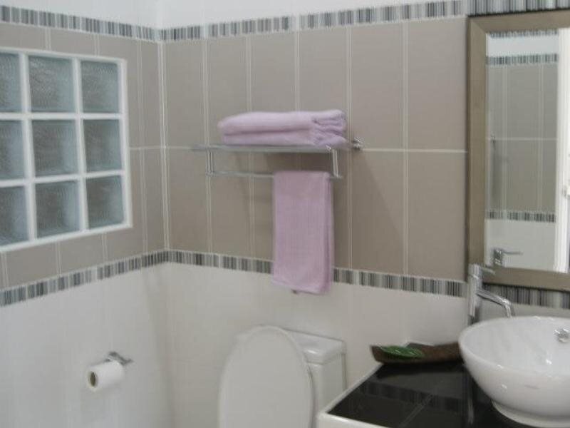 Тра Кан Фех Пон: Suporn Lakeview Serviced Apartment & Homestay