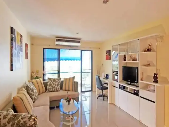 Паттайя: Villa Germania Whirl Pool Apartment