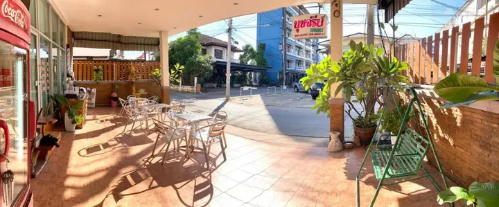 Кхонкэн: Nuchjaree Place