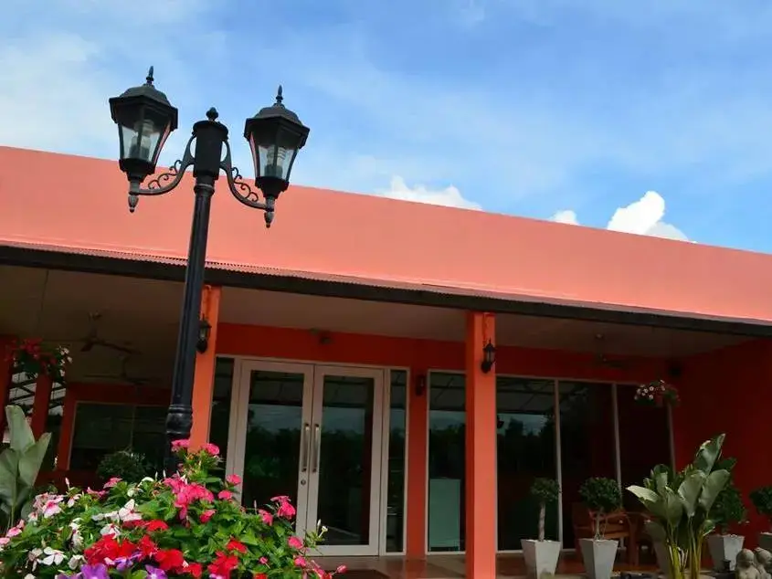 Накхоннайок: Lemon Garden Resort