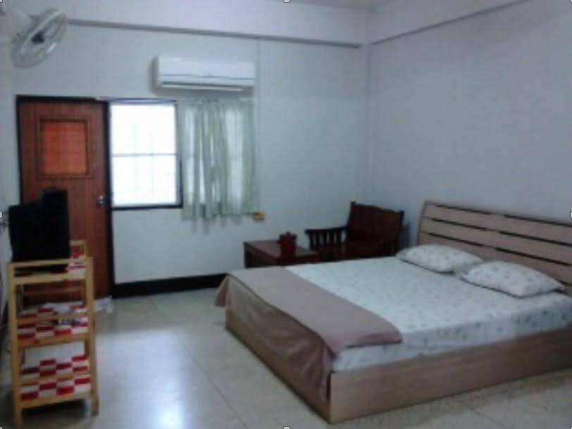 Бангкок: Nanthawan Apartment