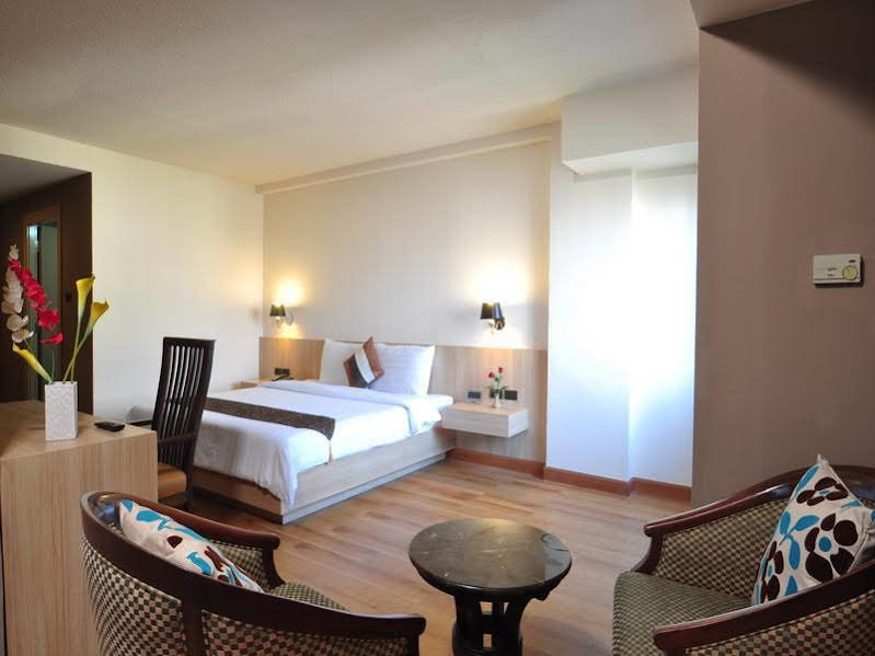 Бангкок: The Euro Grande Serviced Apartment
