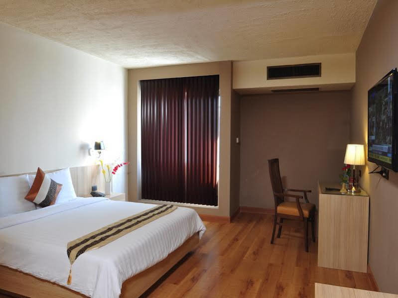 Бангкок: The Euro Grande Serviced Apartment
