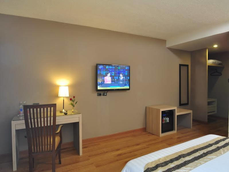 Бангкок: The Euro Grande Serviced Apartment
