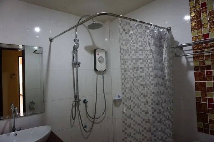 Нан: Ponburi Hotel