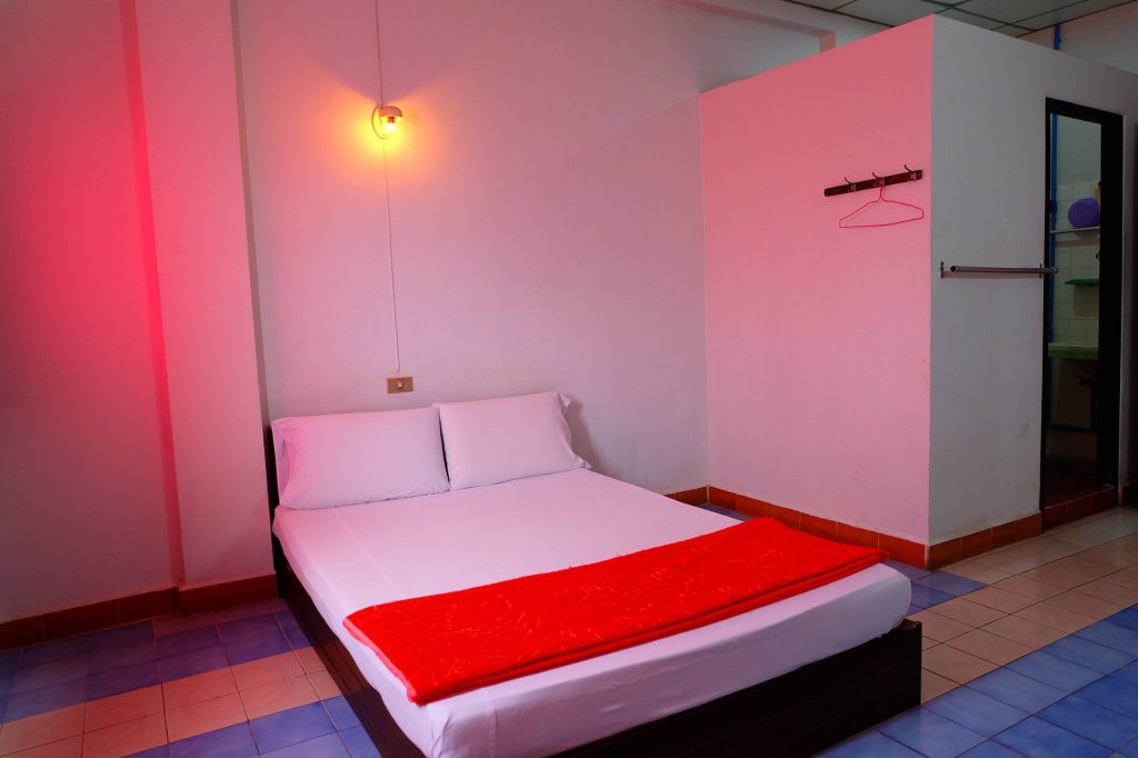 Сураттхани: Thairungruang Backpackers Suratthani
