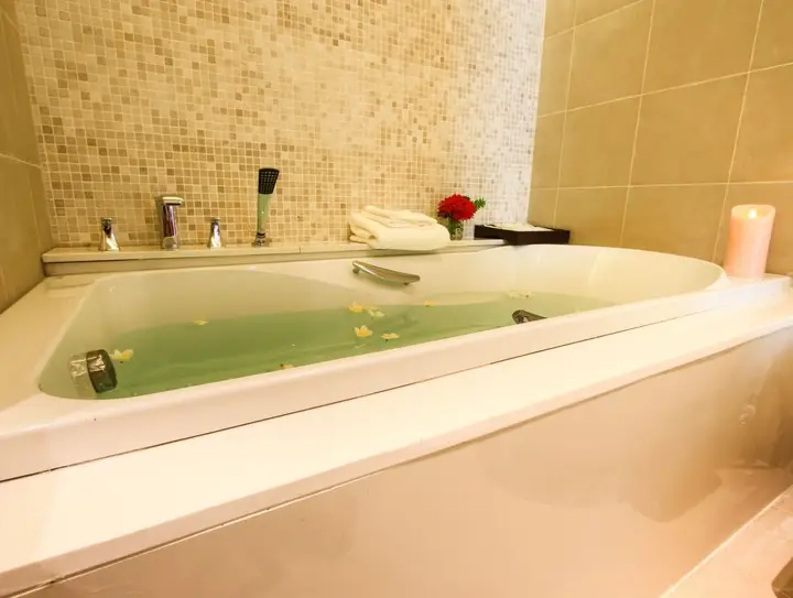 Сирача: Balcony Seaside Sriracha Hotel & Serviced Apartments (SHA Extra Plus)