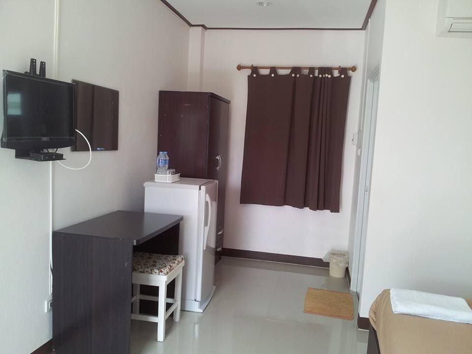 Так: Suthaphot House