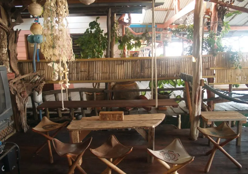 Ланта: Peacock Hostel
