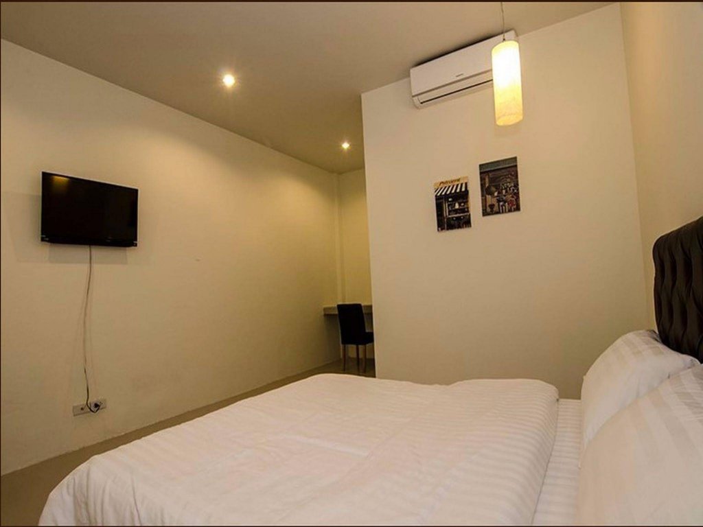 Нонг Нам Дэнг: Khaoyai Station & Hotel