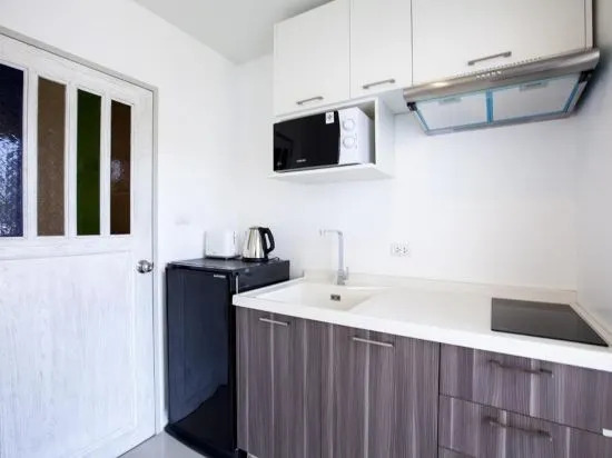Муанг: Number 4 Apartment