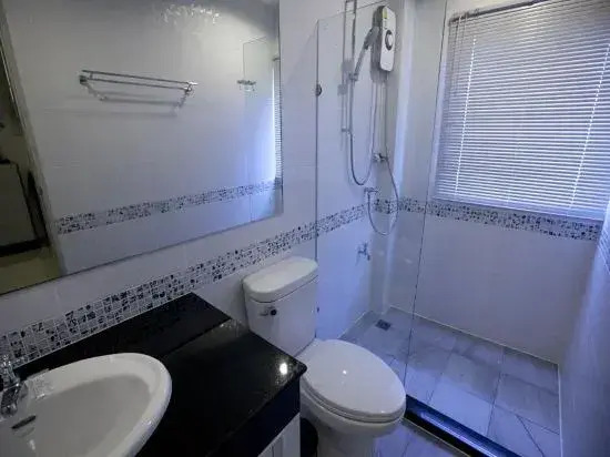Муанг: Number 4 Apartment