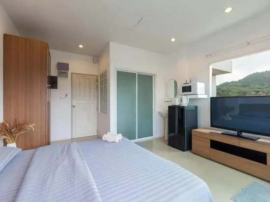 Муанг: Number 4 Apartment