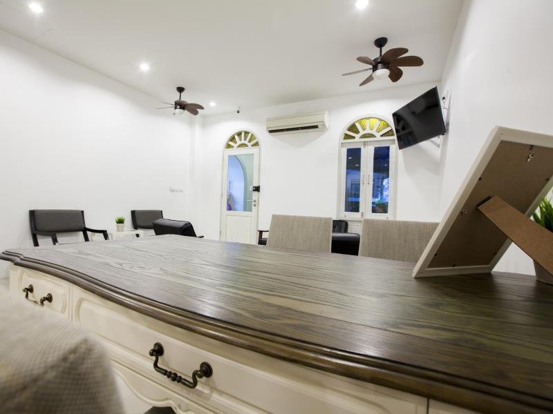 Муанг: Number 4 Apartment