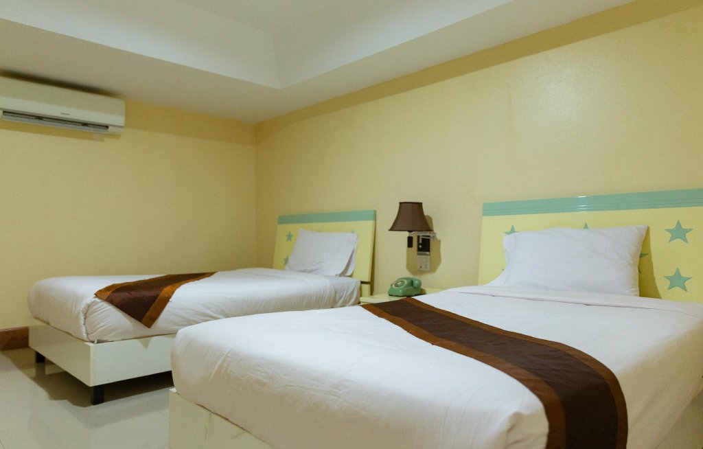 Пхра-Прадэнг: Rimnam Hotel Suk Sawat 70