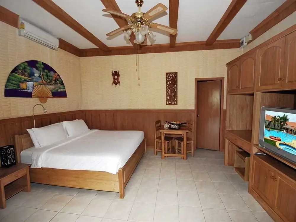 Бангламунг: Getaway Resort Lake Mabprachan Thailand