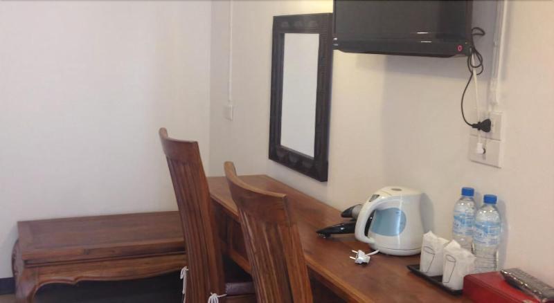 Мэй Джо: Ban Phraya Lanna Apartments