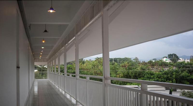 Мэй Джо: Ban Phraya Lanna Apartments