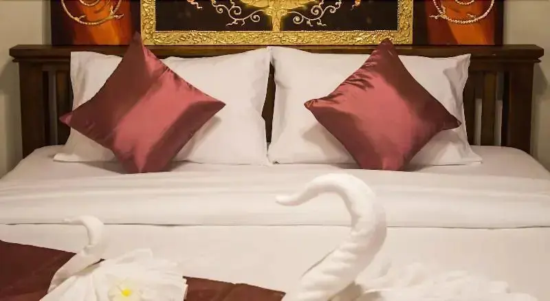 Мэй Джо: Ban Phraya Lanna Apartments