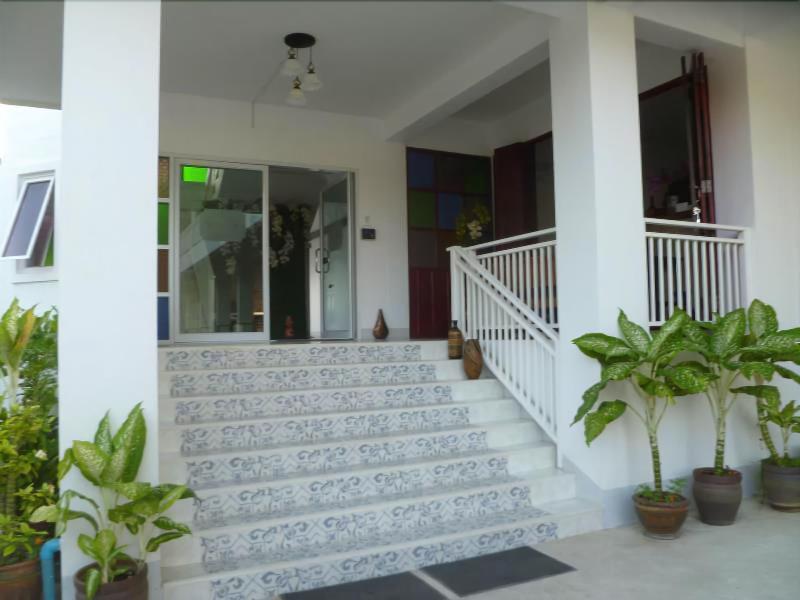 Мэй Джо: Ban Phraya Lanna Apartments