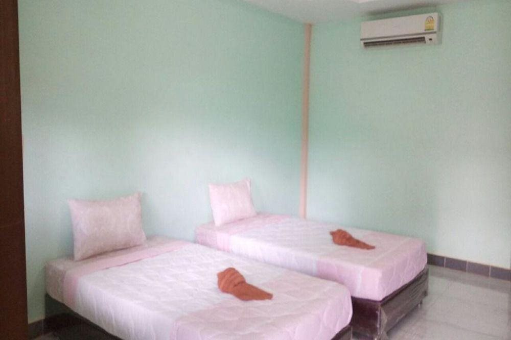 Накхоннайок: Baanruenkwan Resort