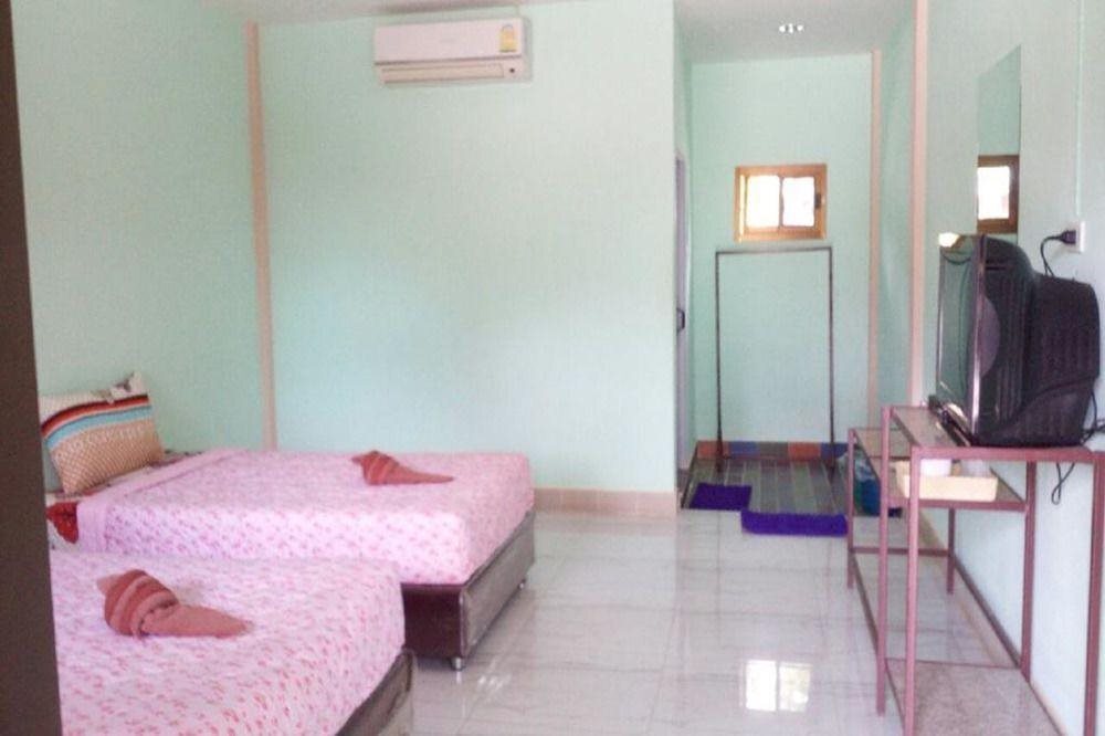 Накхоннайок: Baanruenkwan Resort