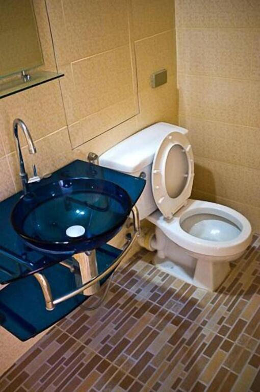 Паккрет: Lake View Superior Condominium