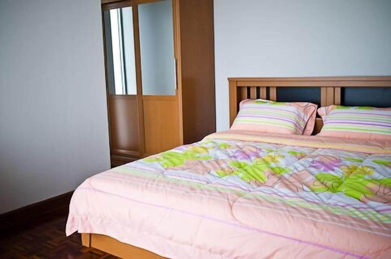 Паккрет: Lake View Superior Condominium