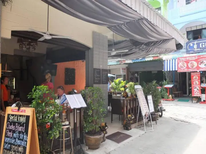 Паттайя: Friends Cafe Jomtien Guesthouse