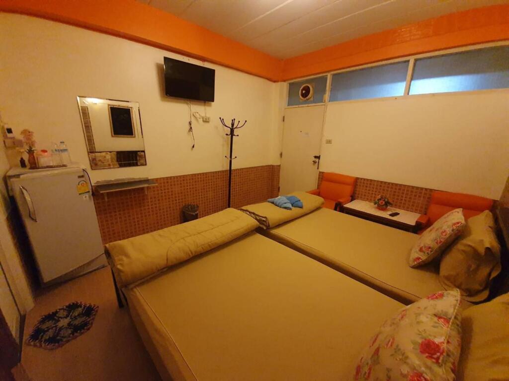 Чонбури: May Apartment