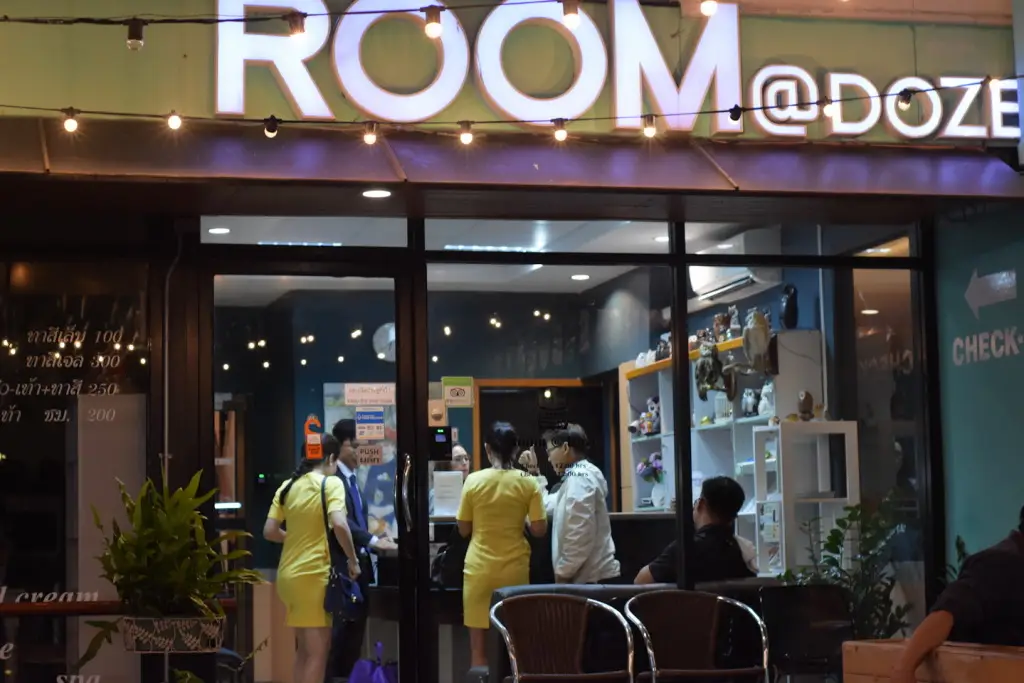 Паккрет: Room@Doze Apartments