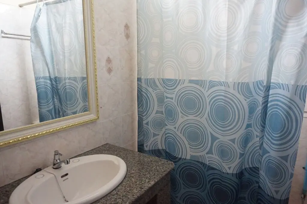 Сурин: Metro Residence