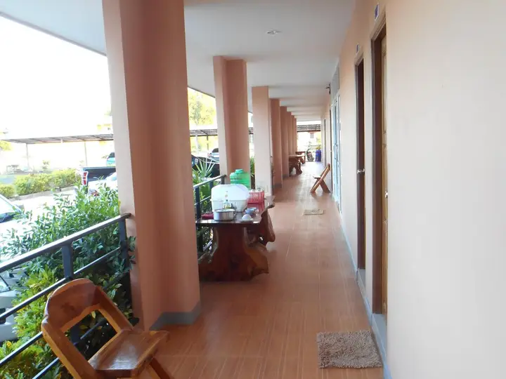 Нанг-Ронг: Bumnsaya Place