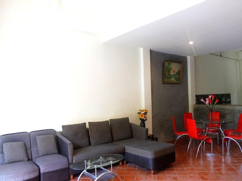 Кату: Bangwan Apartment