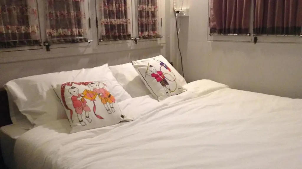 Бангкок: Siri Suvan @ Rambuttri Guest House