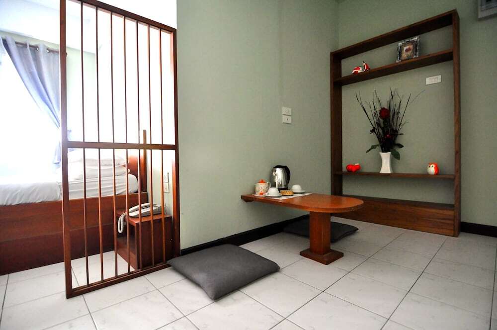 Бангкок: The Living Room Apartment