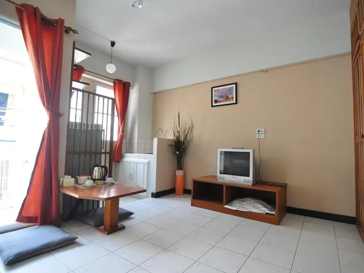 Бангкок: The Living Room Apartment